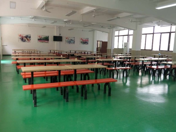 陶瓷研究所食堂選用“地衛(wèi)士”撒砂止滑型環(huán)氧地坪漆