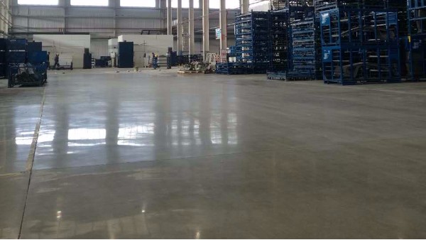 汽車零部件生產廠商選擇水泥固化劑地坪