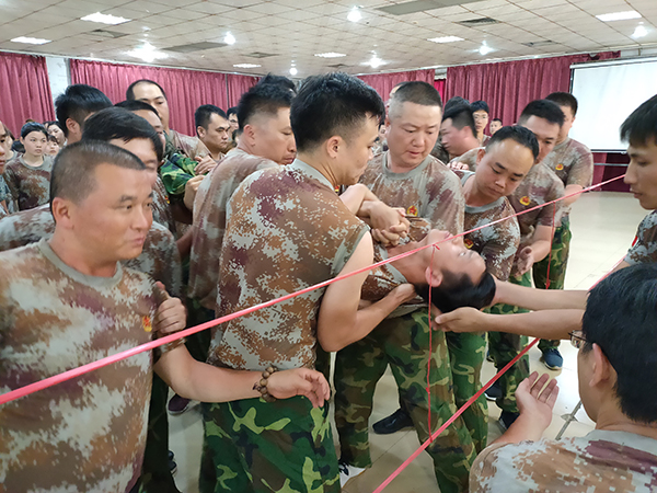 拓展活動,牛商爭霸賽,地衛士地坪,地坪漆工程,穿越黑洞活動