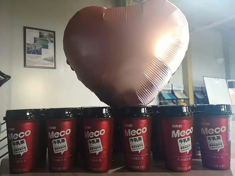 生日會(huì),共同奮斗,地衛(wèi)士地坪,佛山地坪漆公司,慶祝生日,佛山固化劑地坪,地坪漆,地板漆公司